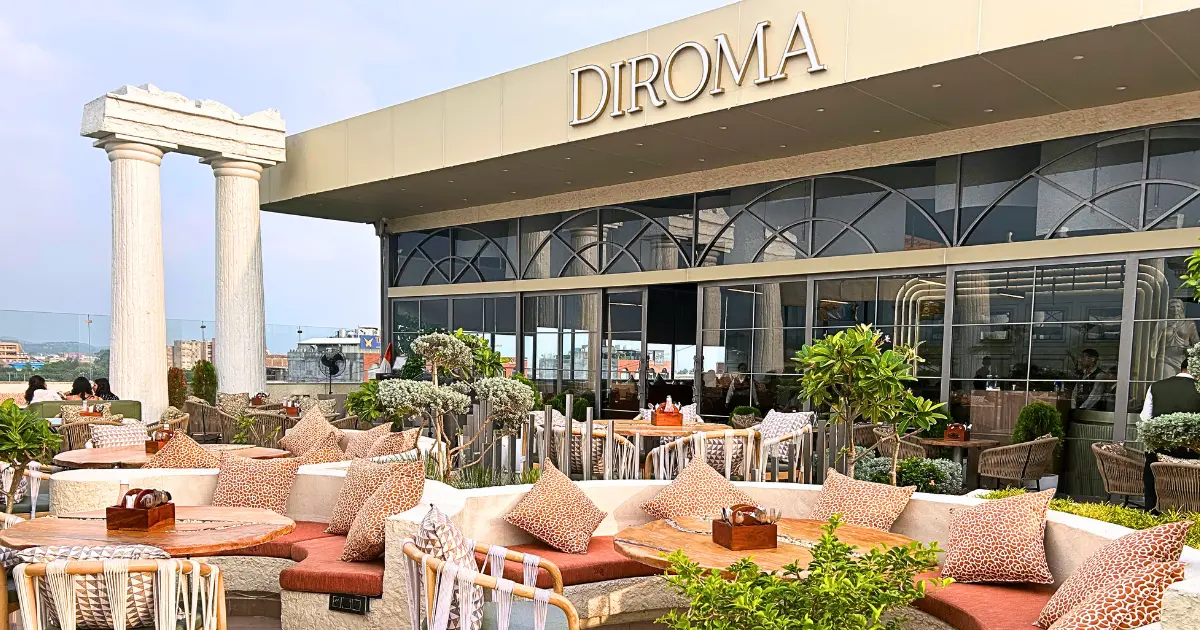 Diroma Panchkula: Rooftop Restaurant